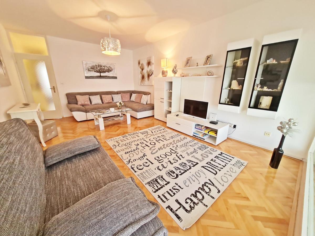 Beach Apartment Ivana Оміш Екстер'єр фото