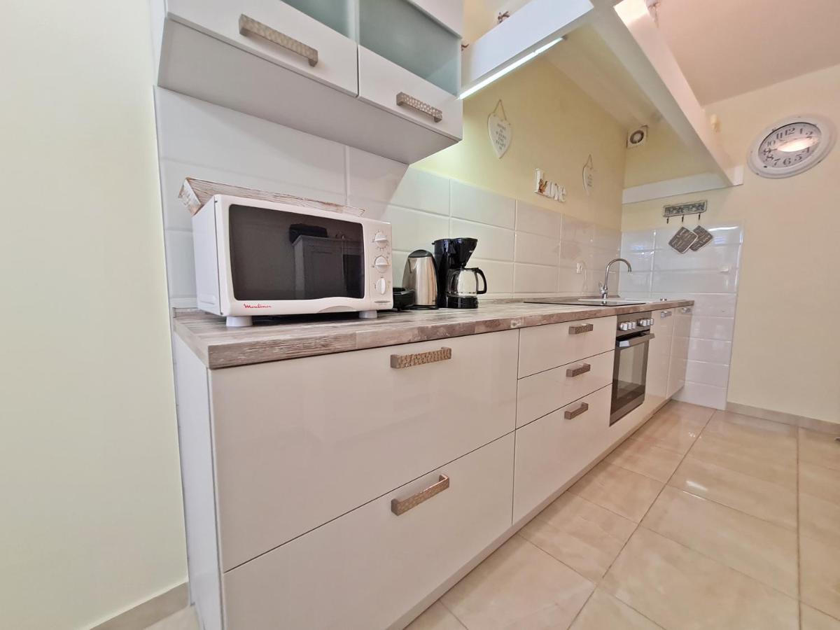Beach Apartment Ivana Оміш Екстер'єр фото