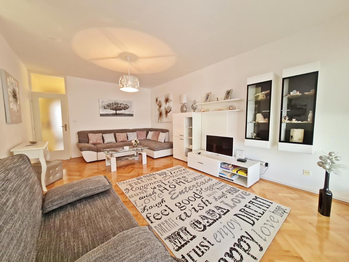 Beach Apartment Ivana Оміш Екстер'єр фото