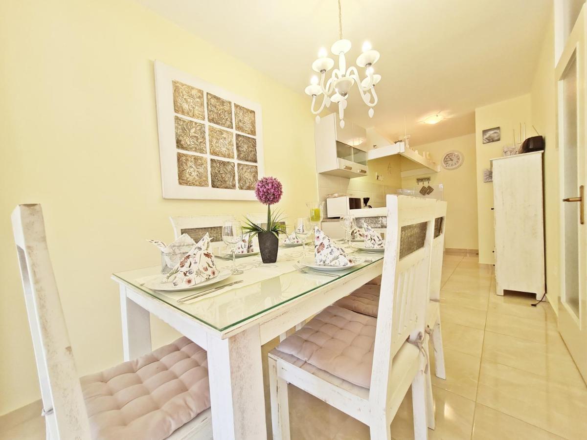 Beach Apartment Ivana Оміш Екстер'єр фото