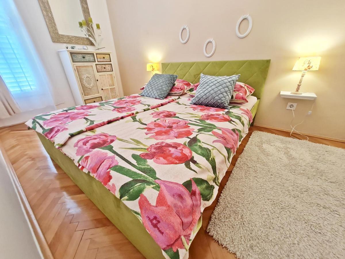 Beach Apartment Ivana Оміш Екстер'єр фото