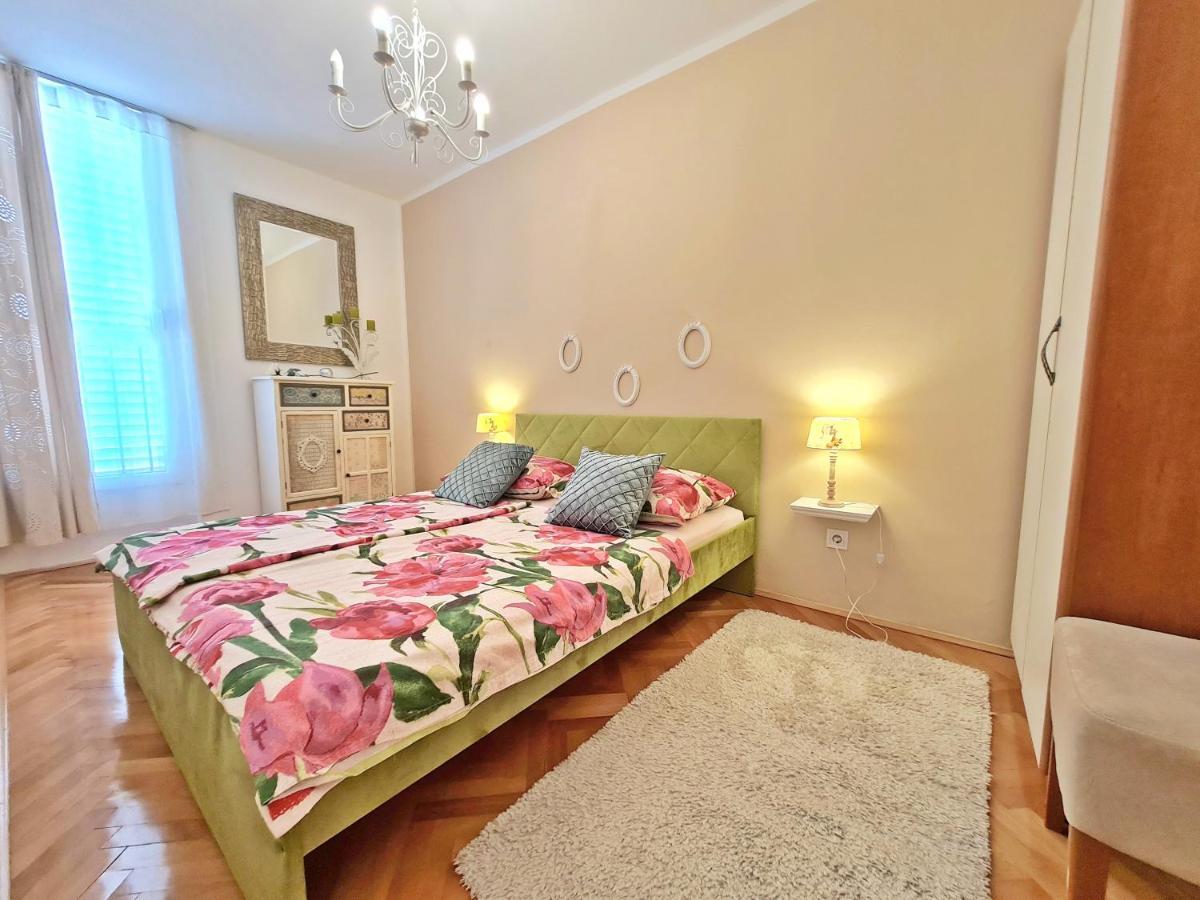 Beach Apartment Ivana Оміш Екстер'єр фото